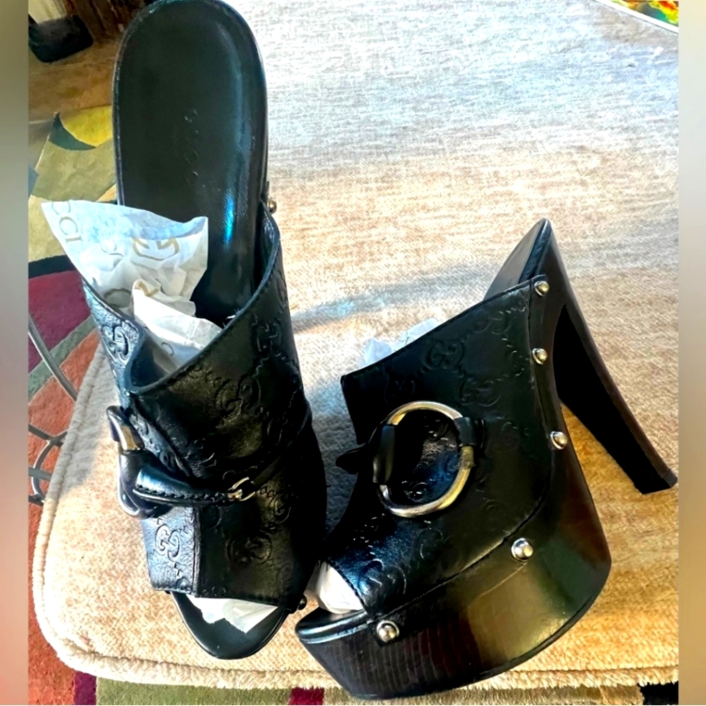 Gucci wedge shoe